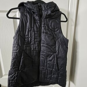 The North Face Women's ThermoBall Hooded Vest Black Logo Print Size Smal